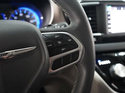 Used 2023 Chrysler Voyager LX FWD image 22