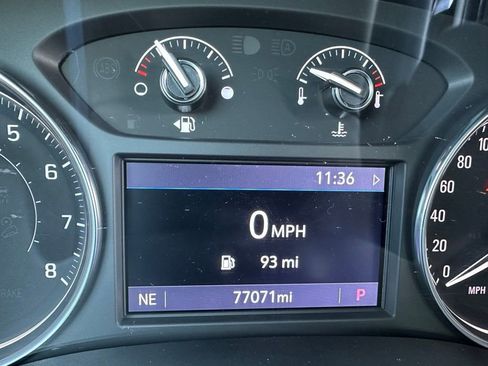 Used 2022 Buick Enclave Essence image 6