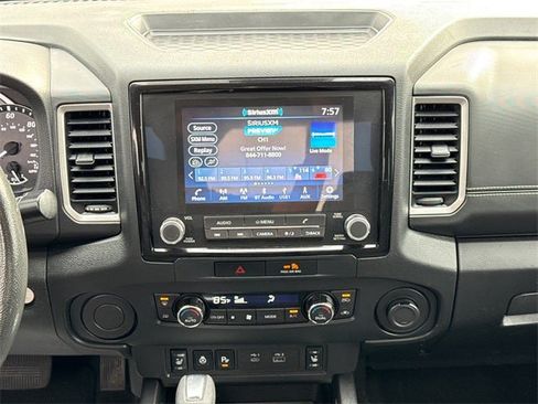 Used 2022 Nissan Frontier SV image 14
