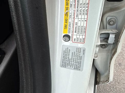 Used 2016 Chevrolet Impala LT w/ Convenience Package image 21