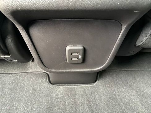 Used 2024 GMC Terrain SLE image 16