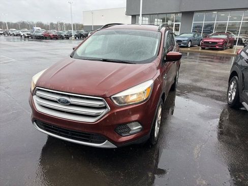 Used 2018 Ford Escape SE image 3