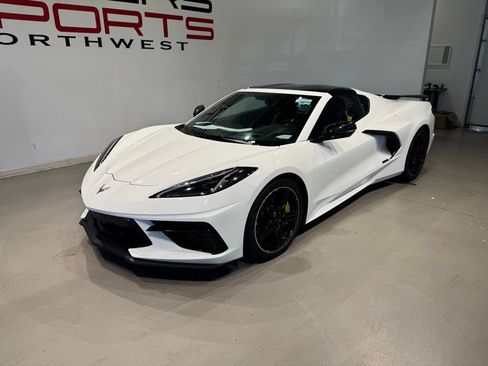 Used 2021 Chevrolet Corvette Stingray Premium Cpe w/ Z51 Performance Package RWD image 2