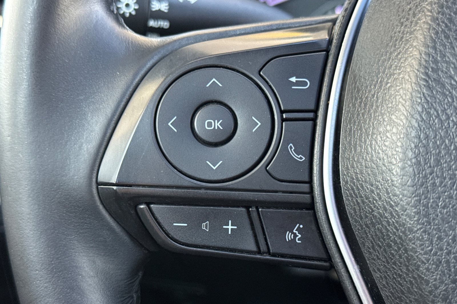 Used 2018 Toyota Camry SE w/ Moonroof Package FWD image 24