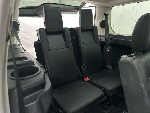 Used 2016 Land Rover LR4 HSE image 25