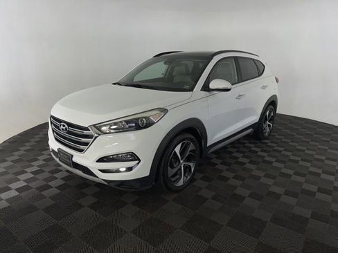 Used 2017 Hyundai Tucson Limited w/ Limited Ultimate Package 03 FWD image 3