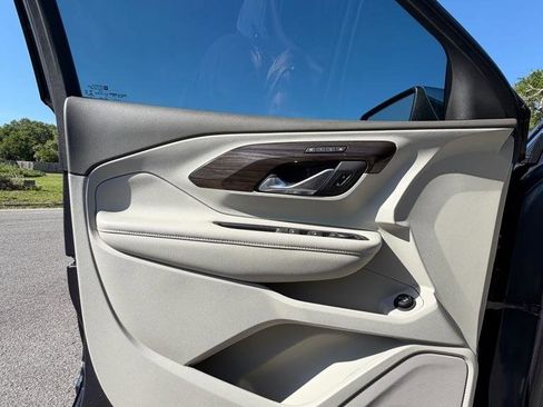 Used 2019 GMC Terrain Denali w/ Advanced Safety Package image 9