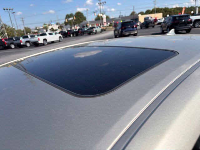Used 2014 Toyota Avalon Limited w/ Technology Package FWD image 4