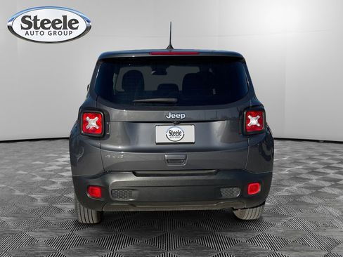Used 2023 Jeep Renegade Latitude image 4