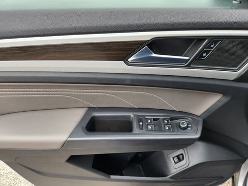 Certified 2021 Volkswagen Atlas SE image 18