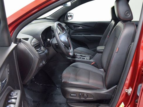 Used 2023 Chevrolet Equinox RS image 2