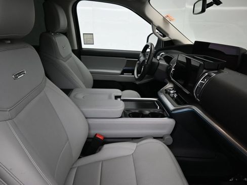 Used 2025 Ford Expedition Max Platinum AWD/4WD image 11