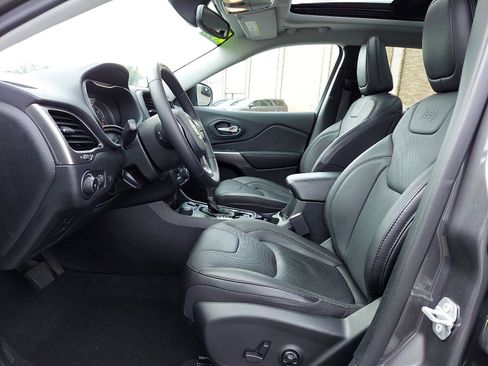 Certified 2019 Jeep Cherokee Limited image 13