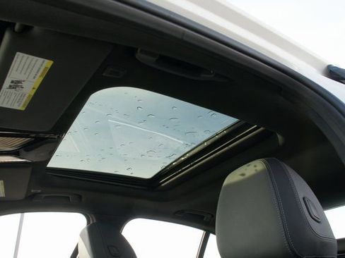 Used 2025 BMW 330i xDrive Sedan image 18