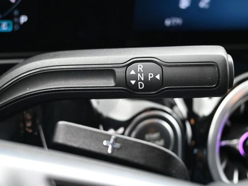 Used 2025 Mercedes-Benz GLA 250 image 23