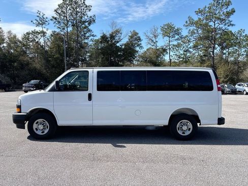 Used 2025 Chevrolet Express 3500 LS RWD image 6