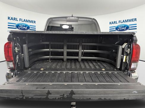 Used 2019 Toyota Tacoma SR5 RWD image 9