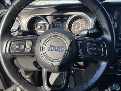 Used 2021 Jeep Gladiator Sport image 16