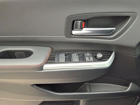 Used 2025 Toyota Sienna XSE w/ XSE Plus Package FWD image 13