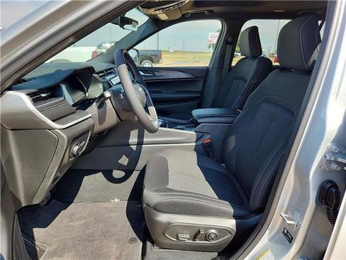 New 2025 Jeep Grand Cherokee L Laredo w/ Luxury Tech Group I image 11