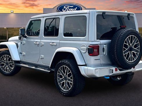 Used 2024 Jeep Wrangler High Altitude AWD/4WD image 2