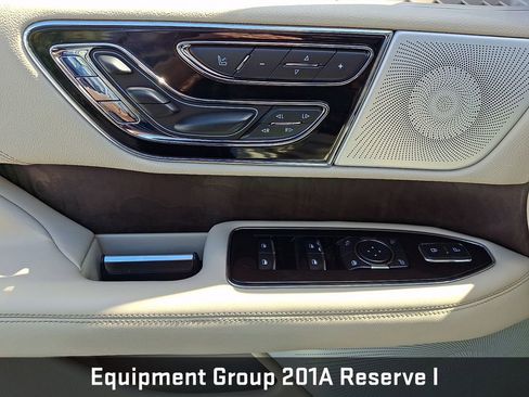 Used 2021 Lincoln Navigator Reserve w/ Luxury Package AWD/4WD image 17
