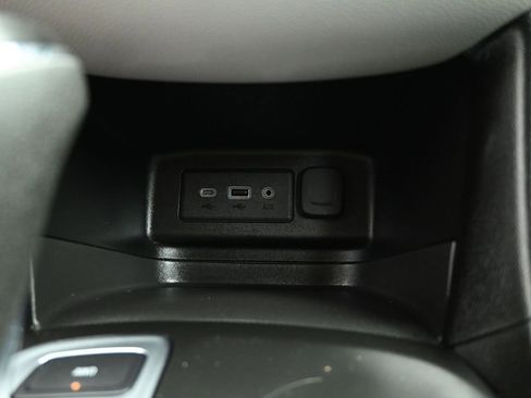 Used 2019 Chevrolet Equinox LS image 18