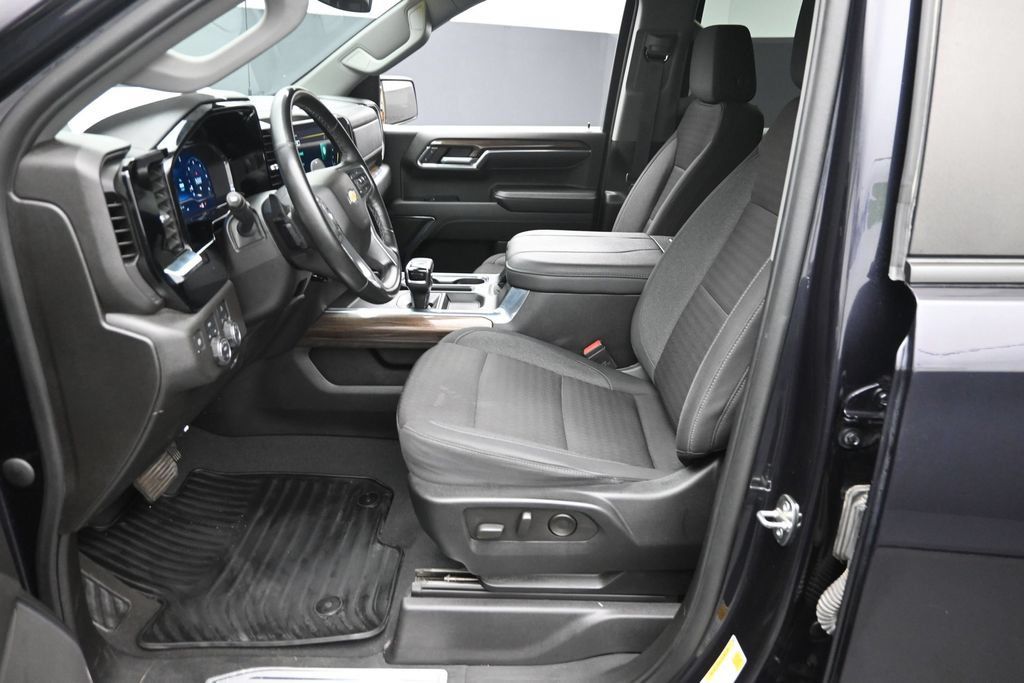 Used 2023 Chevrolet Silverado 1500 LT w/ All Star Edition Plus AWD/4WD image 16