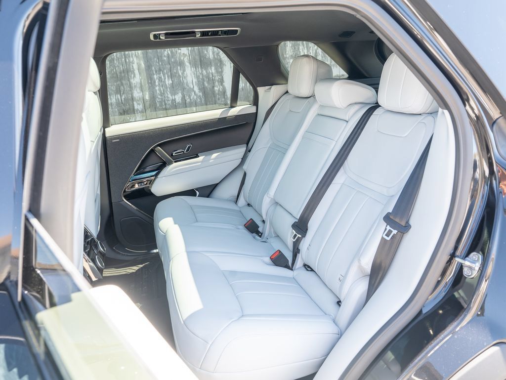 New 2026 Land Rover Range Rover Sport SE AWD/4WD image 23