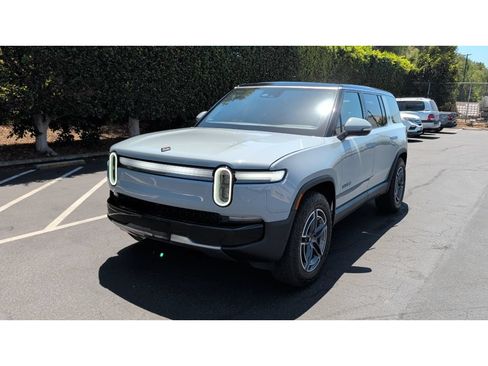 Used 2025 Rivian R1S Adventure AWD/4WD image 1