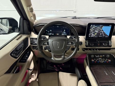 Used 2019 Lincoln Navigator L Reserve AWD/4WD image 25