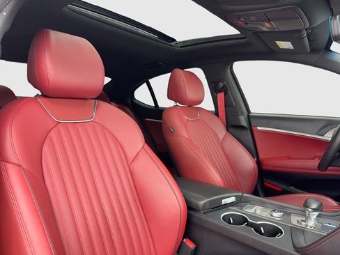 Used 2025 Genesis G70 2.5T w/ Sport Prestige Package image 42