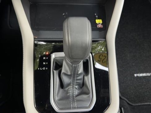Used 2025 Subaru Forester Premium image 13