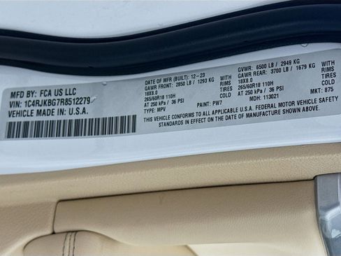 Used 2024 Jeep Grand Cherokee L Limited image 32