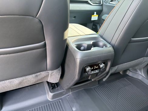 New 2026 GMC Acadia AT4 w/ Luxury Package AWD/4WD image 23