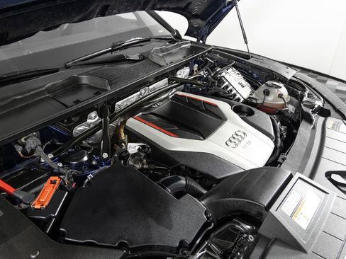 Used 2018 Audi SQ5 Premium Plus w/ Navigation Package image 36