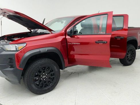 Certified 2024 Chevrolet Colorado Trail Boss w/ Advanced Trailering Package AWD/4WD image 10