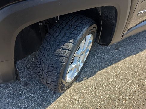 Used 2020 Jeep Renegade Latitude w/ Cold Weather Group image 34