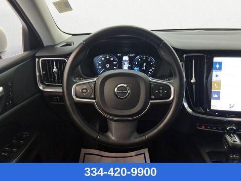 Used 2020 Volvo S60 T5 Momentum image 14