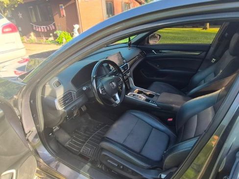 Used 2018 Honda Accord Sport image 8