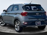 Used 2024 Hyundai Venue SEL image 2