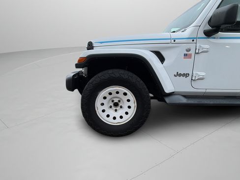 Used 2018 Jeep Wrangler Unlimited Sahara w/ Dual Top Group AWD/4WD image 32