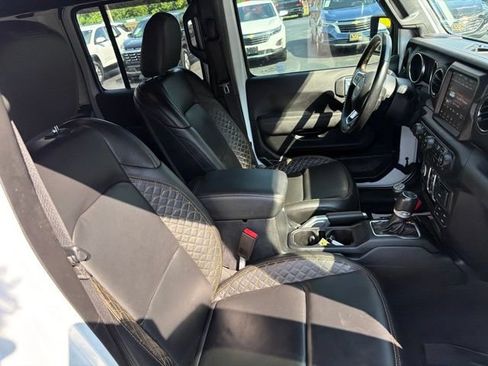 Used 2021 Jeep Wrangler Unlimited Sahara AWD/4WD image 37