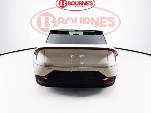 Used 2024 Kia EV6 Light image 9