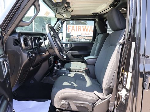 Used 2021 Jeep Gladiator Sport AWD/4WD image 11