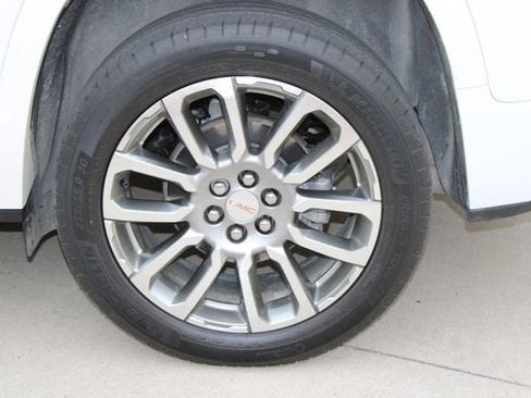 Used 2023 GMC Acadia Denali w/ Denali Technology Package image 33