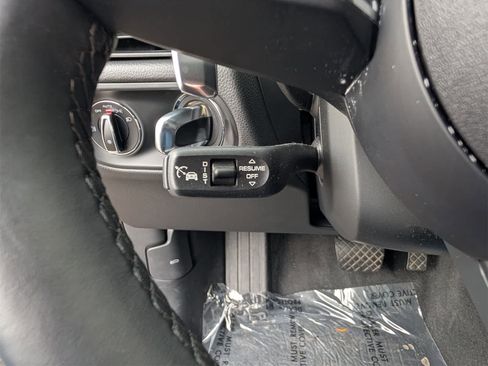 Used 2025 Porsche Macan image 18