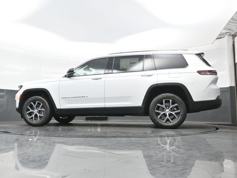 New 2025 Jeep Grand Cherokee L Limited w/ Luxury Tech Group II AWD/4WD image 13