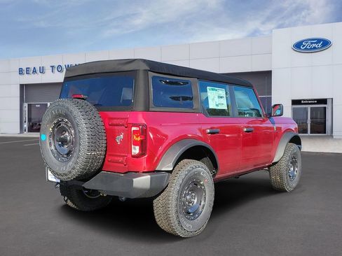 New 2025 Ford Bronco 4-Door w/ Sasquatch Package image 4