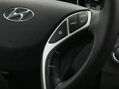 Used 2012 Hyundai Elantra Limited w/ Technology Pkg 5 FWD image 22